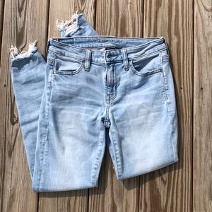 Distressed skinny jeans